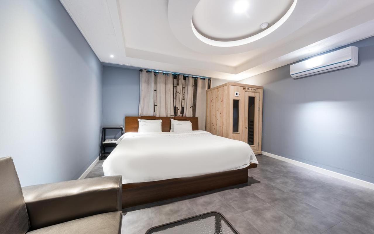 Hotel New Evergreen Mokpo Exteriör bild