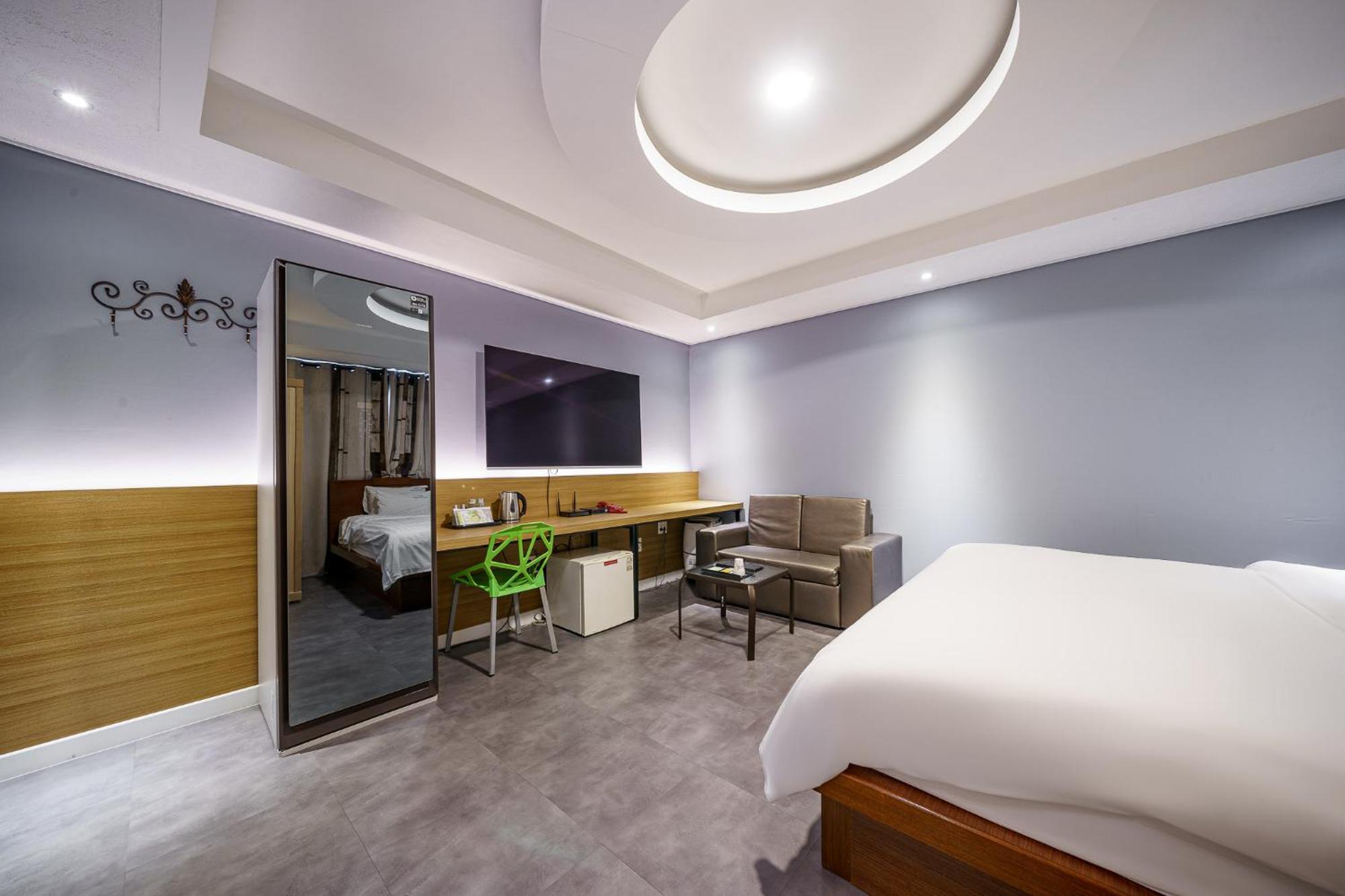 Hotel New Evergreen Mokpo Exteriör bild