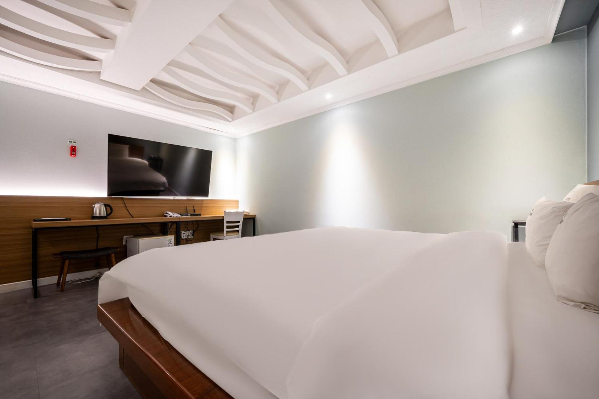 Hotel New Evergreen Mokpo Exteriör bild