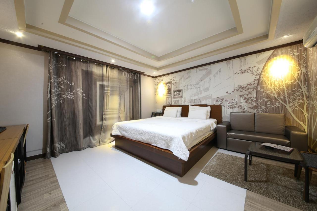 Hotel New Evergreen Mokpo Exteriör bild